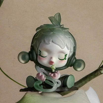 ShadowPull™ Mystery Figure Box