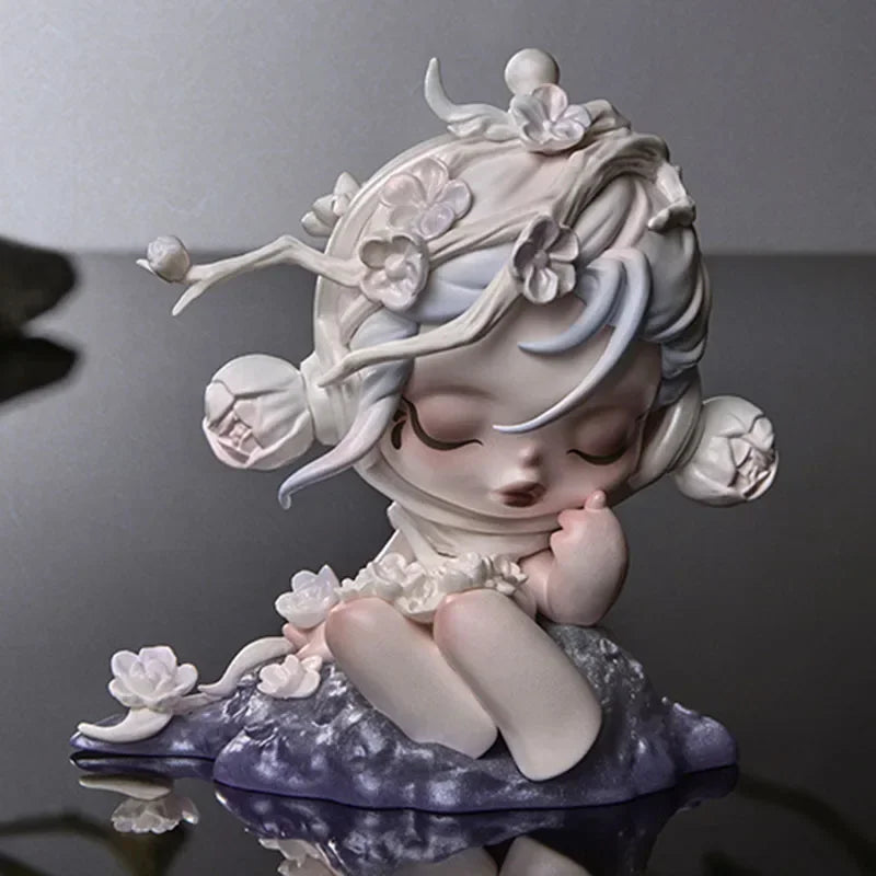 ShadowPull™ Mystery Figure Box